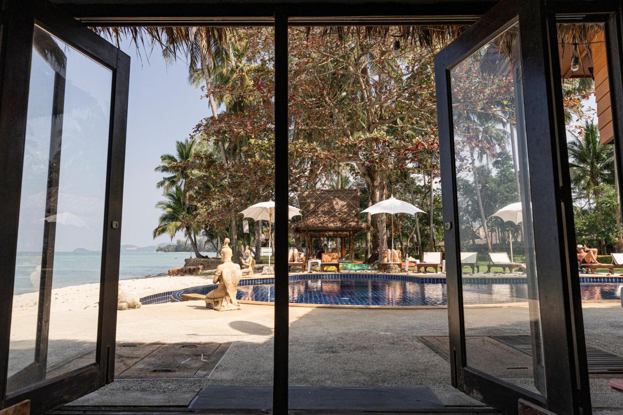 Lipa Lodge Beach Resort Lipa Noi Eksteriør billede