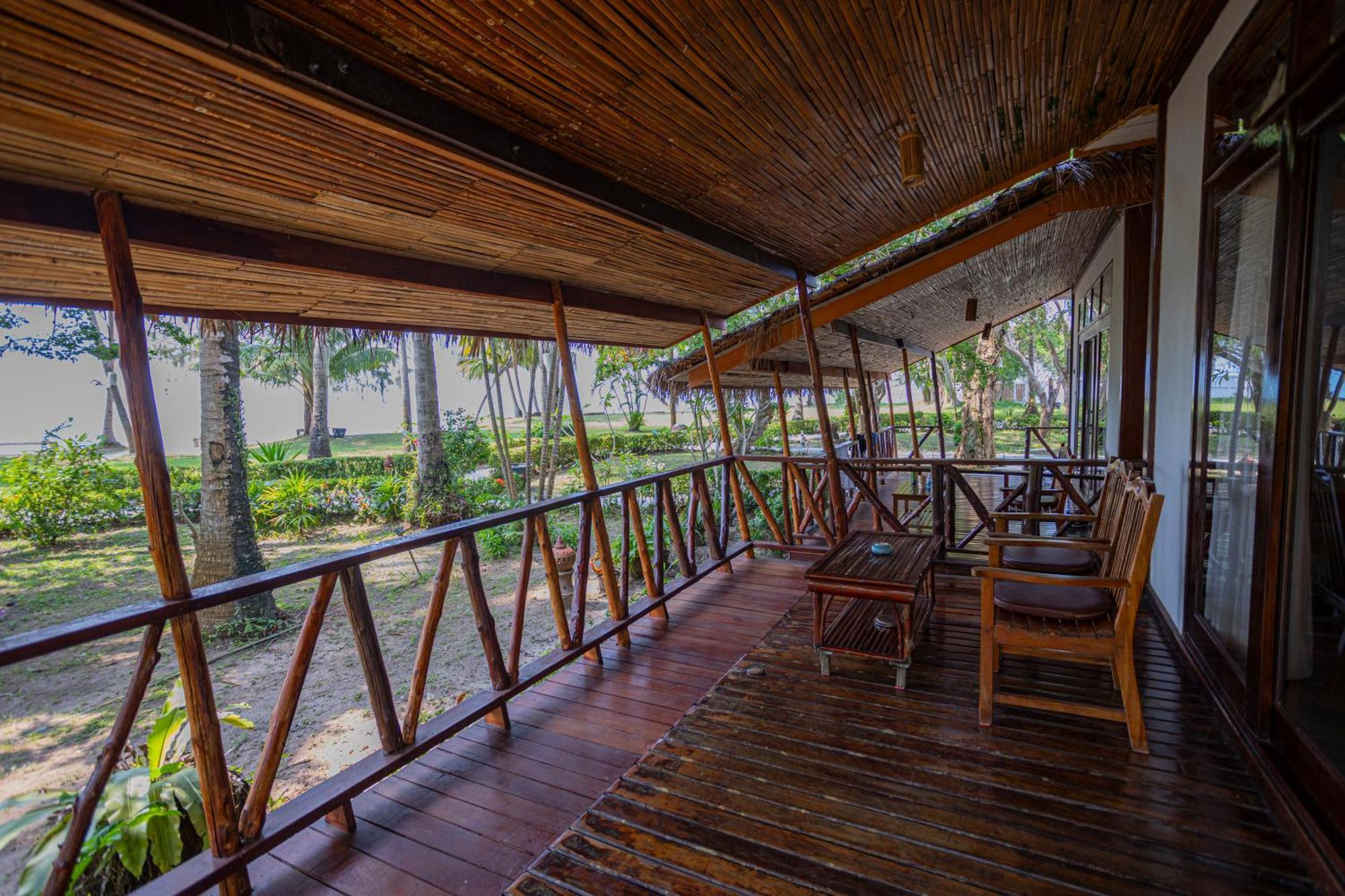 Lipa Lodge Beach Resort Lipa Noi Eksteriør billede