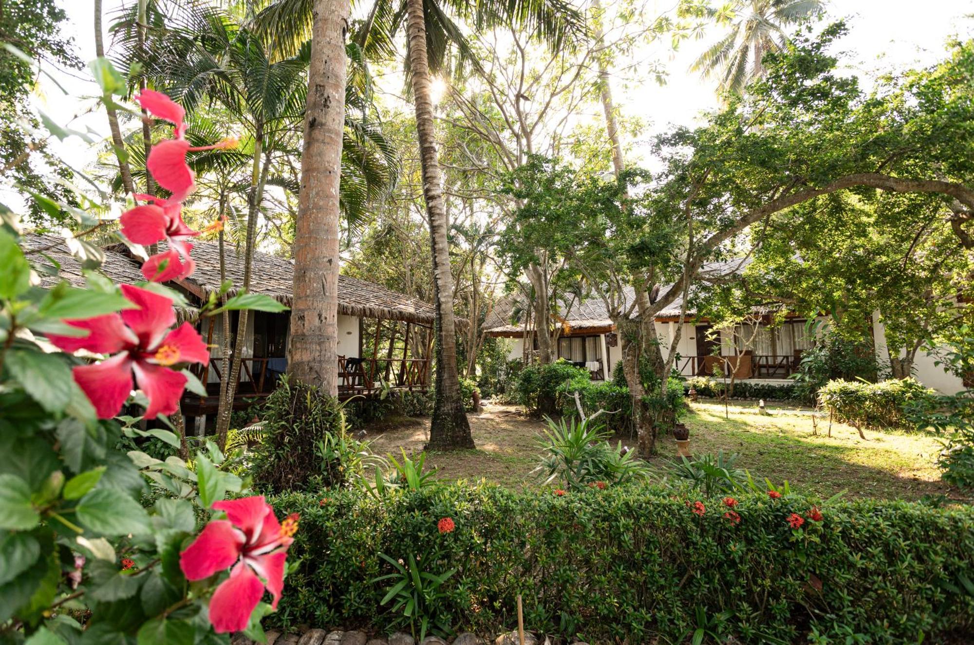Lipa Lodge Beach Resort Lipa Noi Eksteriør billede