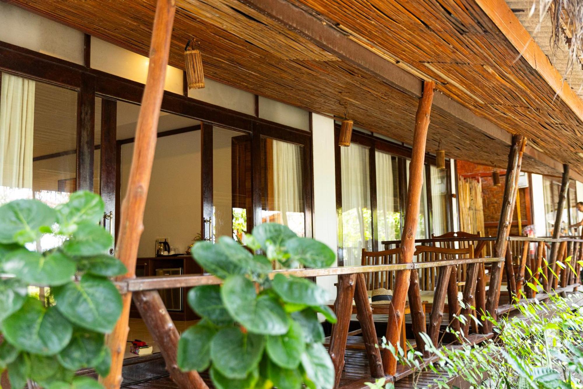 Lipa Lodge Beach Resort Lipa Noi Eksteriør billede