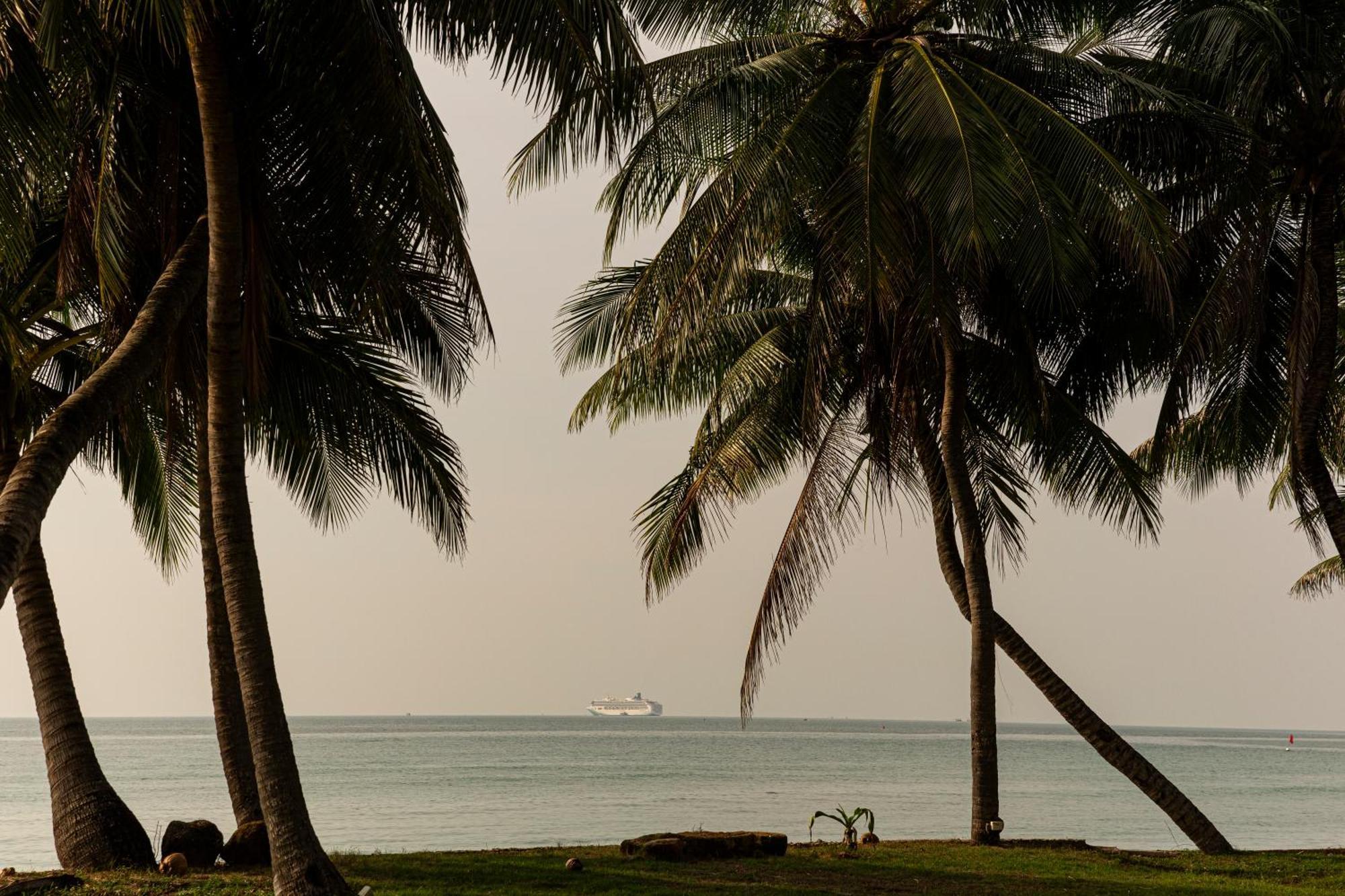 Lipa Lodge Beach Resort Lipa Noi Eksteriør billede