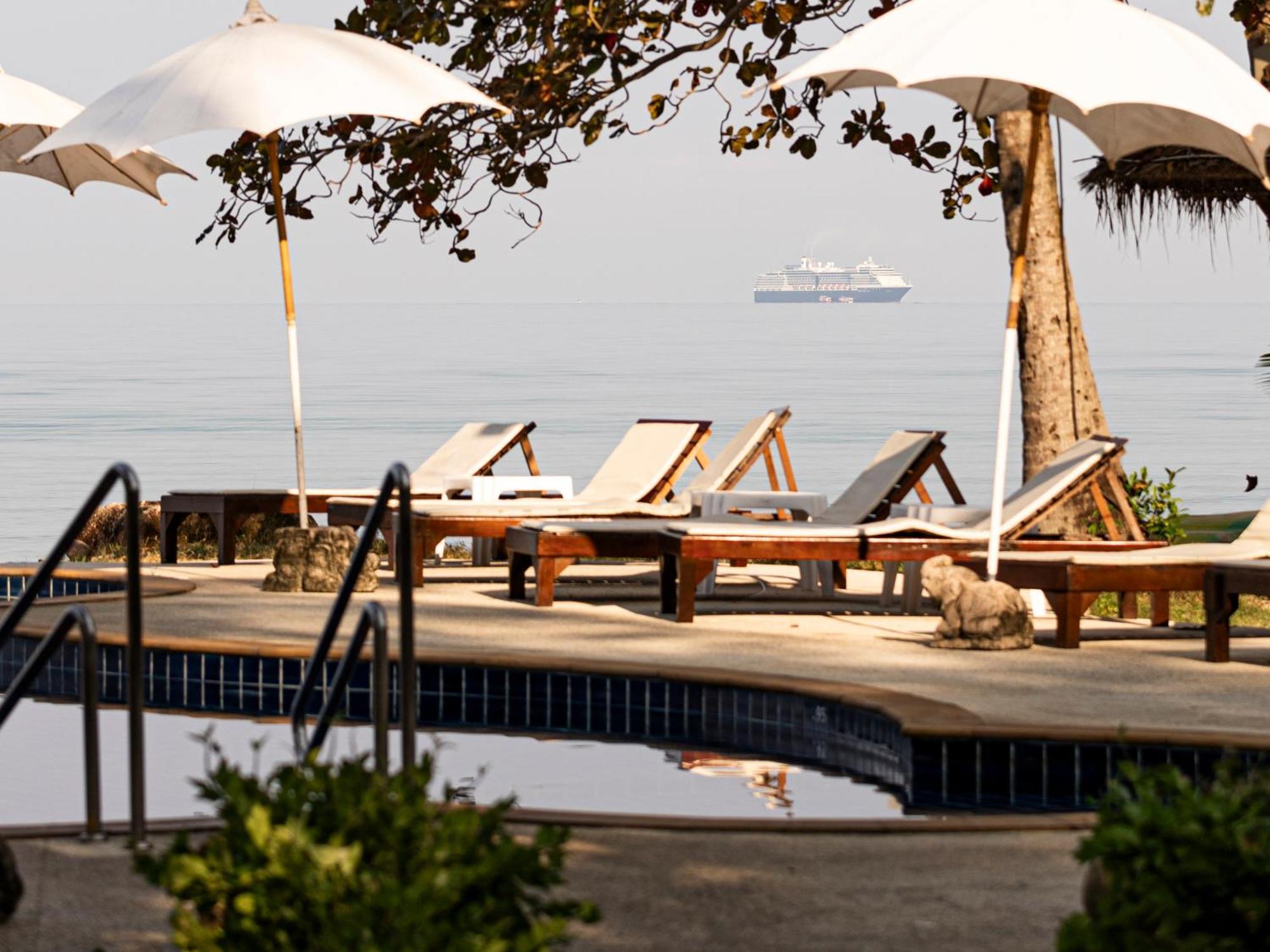 Lipa Lodge Beach Resort Lipa Noi Eksteriør billede