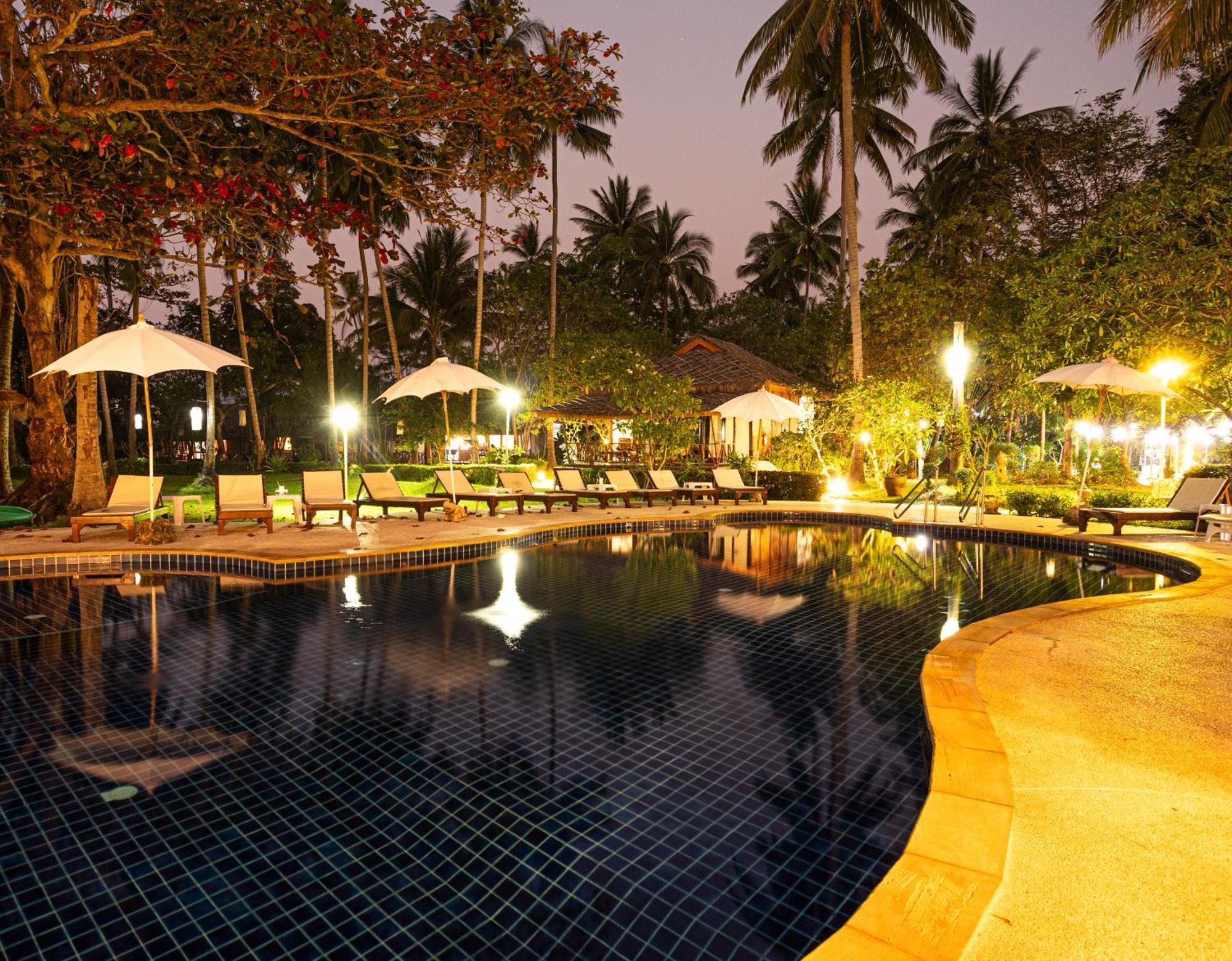Lipa Lodge Beach Resort Lipa Noi Eksteriør billede